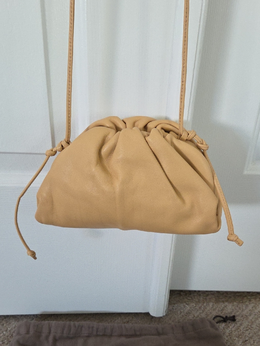 Bottega Veneta Pouch 20 Tan